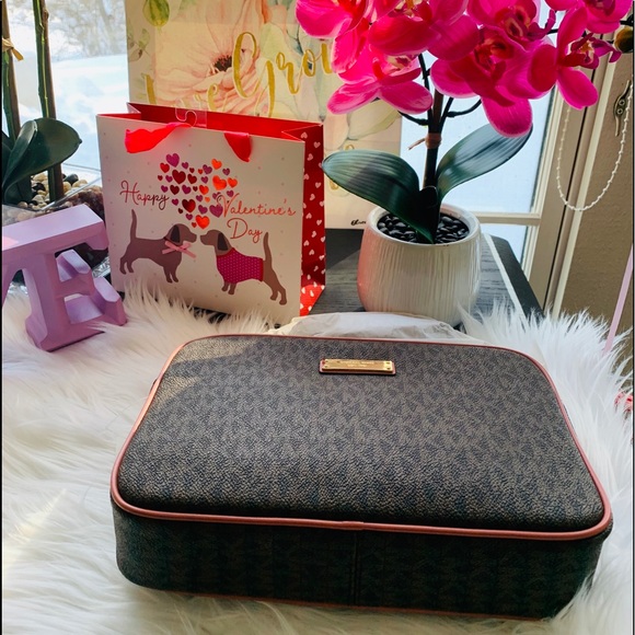 Final Sale💙Michael Kors Crossbody bag - Picture 8 of 8